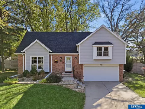 5620 Bristol Ct, Lincoln, NE 68512
