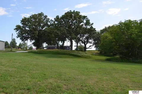 1867 Lake Ridge Dr, Plattsmouth, NE 68048