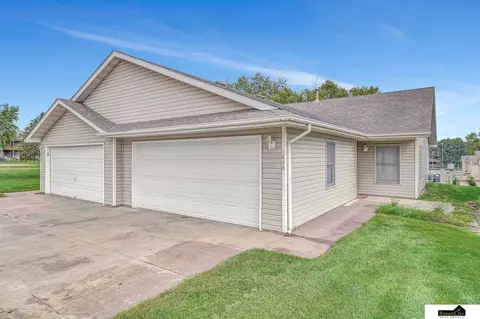 1848 W S St, Lincoln, NE 68528
