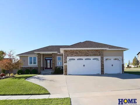 8903 S 31st St, Lincoln, NE 68516