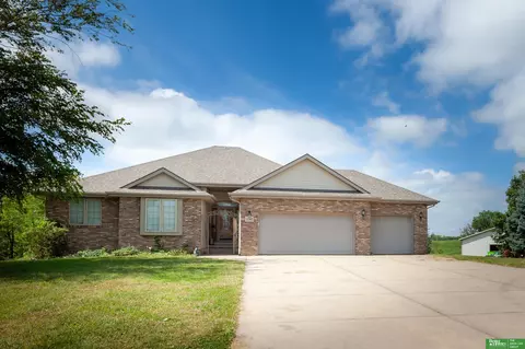 15560 S 79 Cir, Papillion, NE 68046