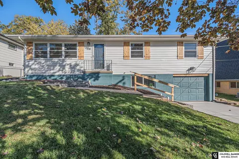 1910 Lloyd St, Bellevue, NE 68005