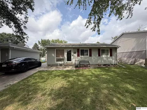 5122 Martin St, Lincoln, NE 68504