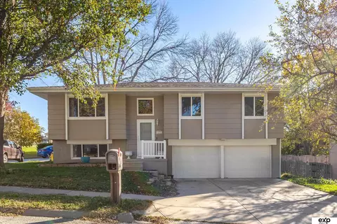 5721 N 117 Cir, Omaha, NE 68164
