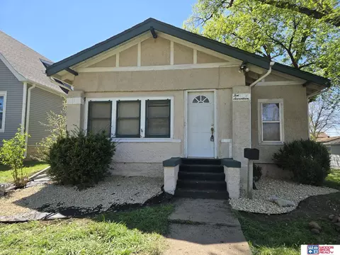 1017 Ella St, Beatrice, NE 68310