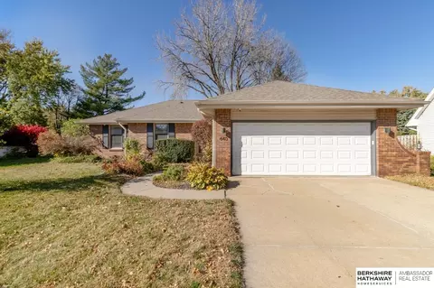 640 S 212 St, Elkhorn, NE 68022