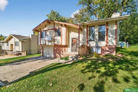 3310 Sierra St, Bellevue, NE 68123