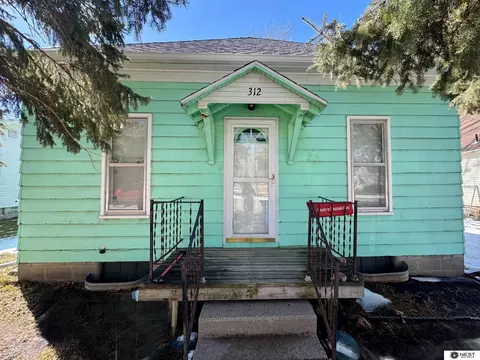 312 N Madison Ave, Brainard, NE 68626