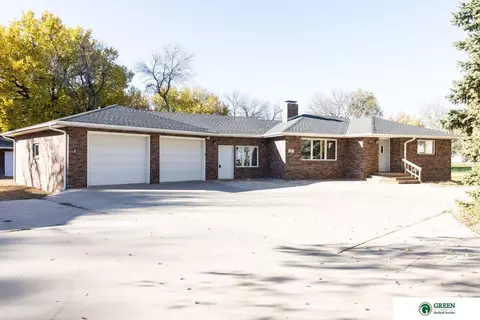 825 N Academy Ave, York, NE 68467