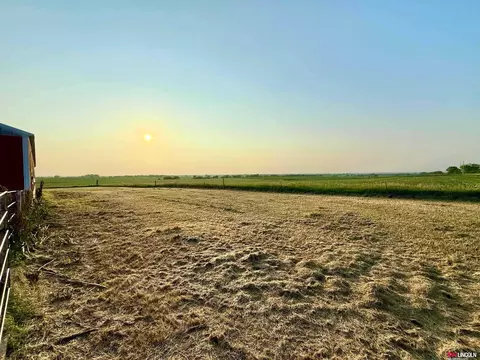 Exterior - 26855 SW 89 Rd, Beatrice, NE 68310 photo 4 of 10