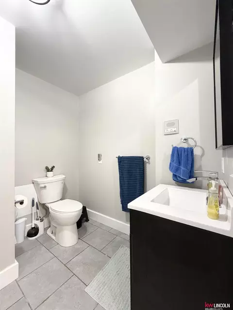 Bath - 26855 SW 89 Rd, Beatrice, NE 68310 photo 5 of 6
