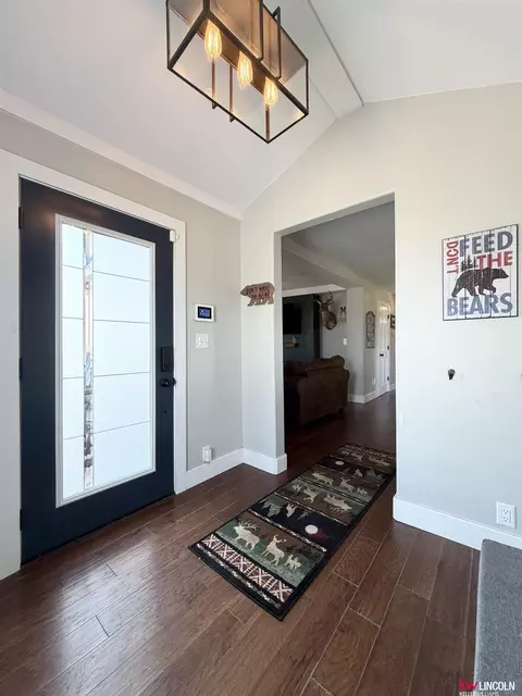 Entry Way - 26855 SW 89 Rd, Beatrice, NE 68310 photo 2 of 4