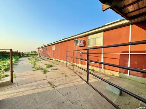 Exterior - 26855 SW 89 Rd, Beatrice, NE 68310 photo 2 of 10