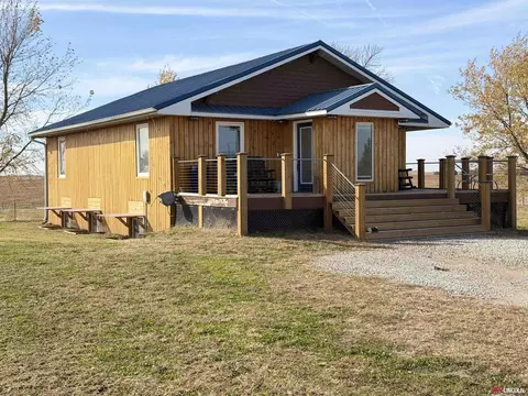 Exterior - 26855 SW 89 Rd, Beatrice, NE 68310 photo 1 of 10