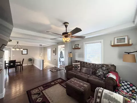 Living - 26855 SW 89 Rd, Beatrice, NE 68310 photo 3 of 4