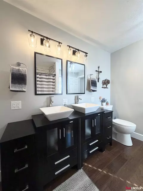 Bath - 26855 SW 89 Rd, Beatrice, NE 68310 photo 4 of 6