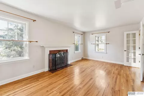 Living - 101 E 16 Ave, Bellevue, NE 68005 photo 3 of 3