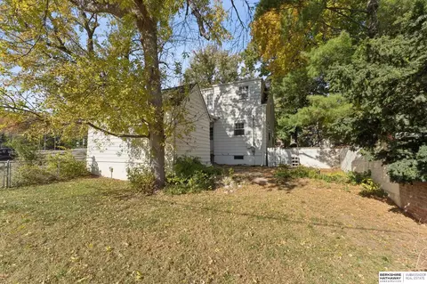 Exterior - 101 E 16 Ave, Bellevue, NE 68005 photo 3 of 4