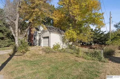 Exterior - 101 E 16 Ave, Bellevue, NE 68005 photo 4 of 4
