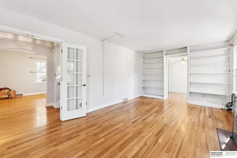 Living - 101 E 16 Ave, Bellevue, NE 68005 photo 2 of 3