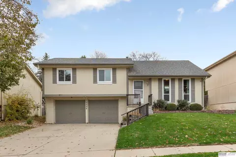 13524 Redwood St, Omaha, NE 68138