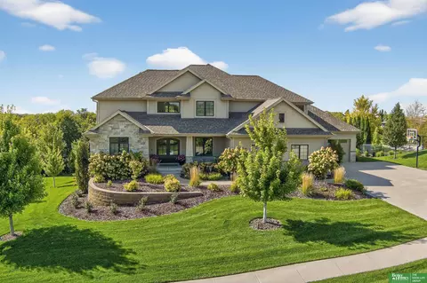 4918 S 235 St, Elkhorn, NE 68022