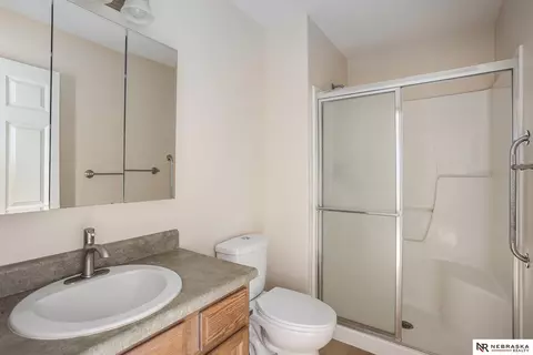 Bath - 912 N 26th St, Beatrice, NE 68310 photo 2 of 3