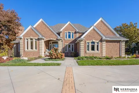 6733 Platteview Rd, Papillion, NE 68133