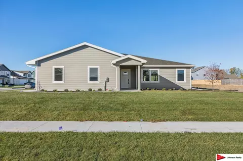 1216 Valley View St, Valley, NE 68064