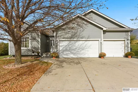 5141 N 159 Cir, Omaha, NE 68116