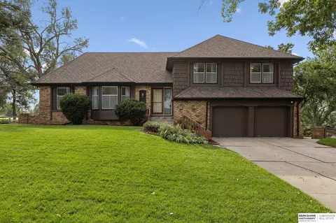 12605 Oakair Dr, Omaha, NE 68137