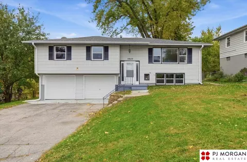3927 Read St, Omaha, NE 68112