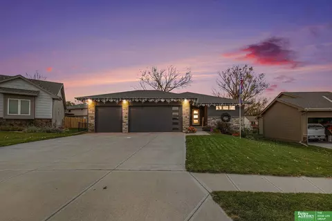 387 Eastwood Dr, Louisville, NE 68037