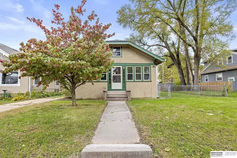 2881 Vane St, Omaha, NE 68112