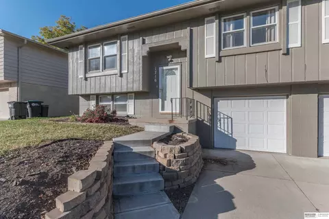 1716 N 107th St, Omaha, NE 68114