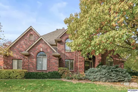 10206 Adams St, Omaha, NE 68127