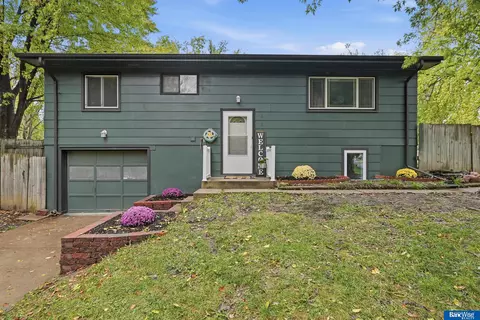 1664 SW 15 St, Lincoln, NE 68522