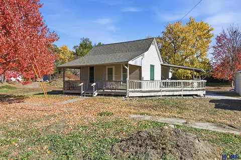 910 N Greenwood Ave, York, NE 68467