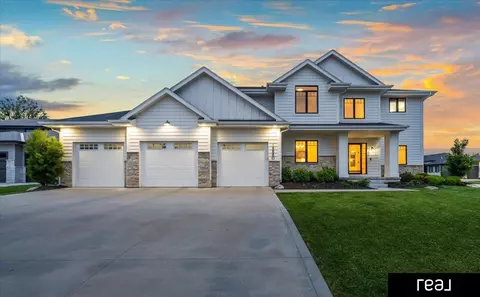 18880 Patrick Cir, Elkhorn, NE 68022