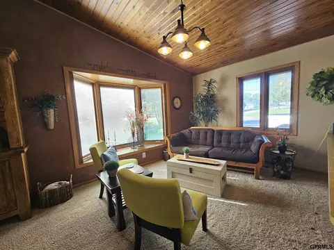 Living - 712 S Maltby Ave, Sutton, NE 68979 photo 7 of 8