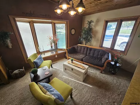 Living - 712 S Maltby Ave, Sutton, NE 68979 photo 6 of 8