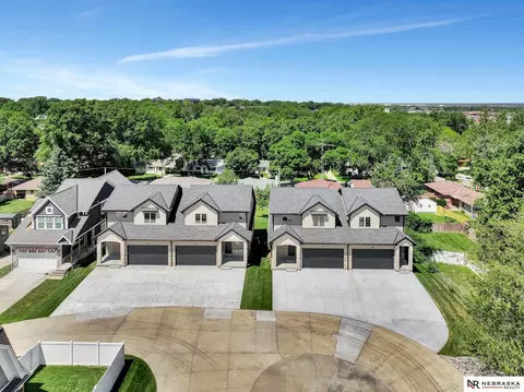 307 S 55th St, Lincoln, NE 68510
