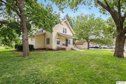 878 W 8th St, Wahoo, NE 68066 photo 2