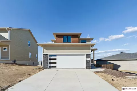 12210 S 113th St, Papillion, NE 68046