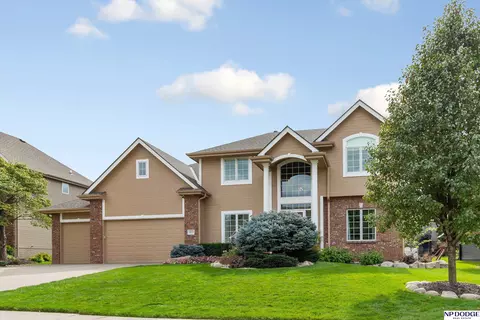 18313 Ontario St, Omaha, NE 68130