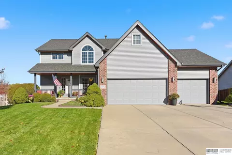 16016 Ruggles St, Omaha, NE 68116