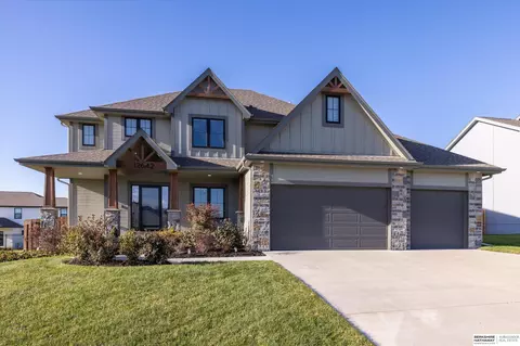 12642 Carpenter St, Papillion, NE 68138