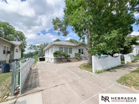 4730 Hillside St, Lincoln, NE 68506