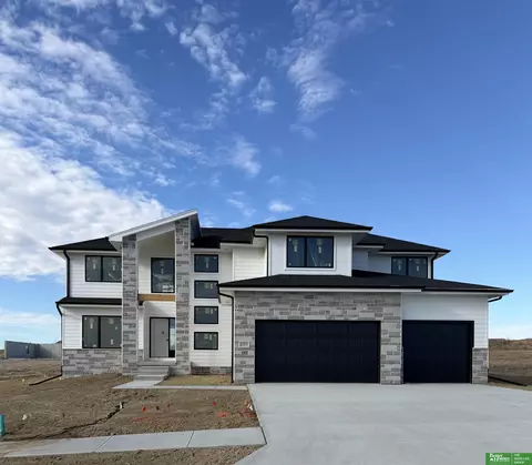 10804 S 219 Ave, Gretna, NE 68028