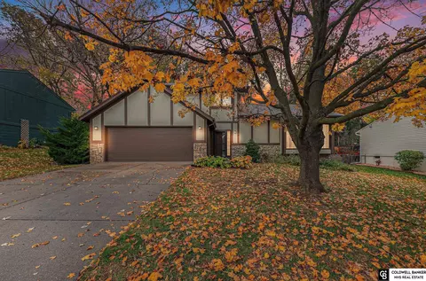 11719 Quail Dr, Bellevue, NE 68123